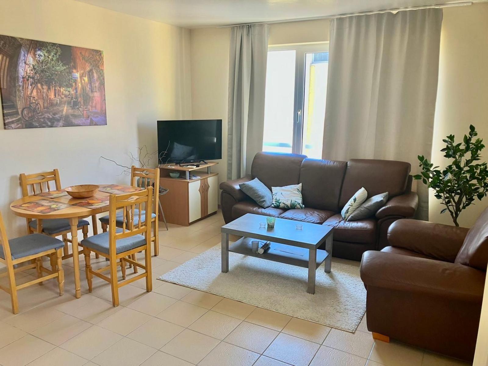 Wohnung Am Sonnenstrand Pantai Sunny Bagian luar foto